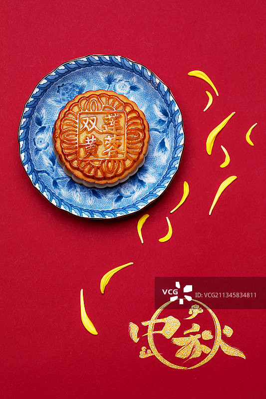 中秋海报,红色背景,汉字,月饼图片素材