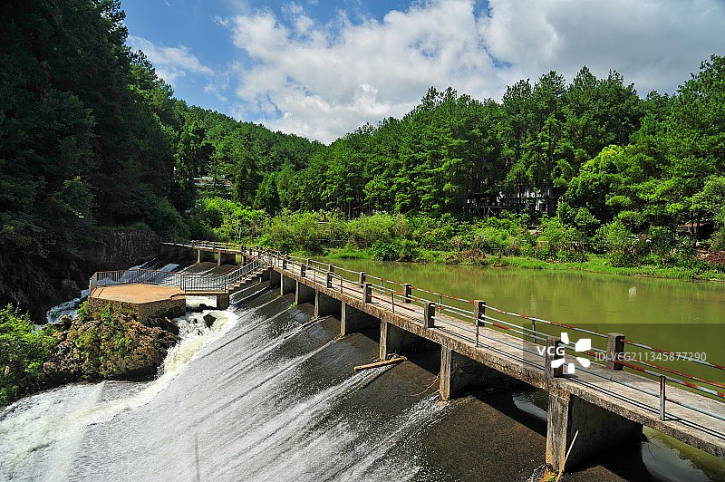 贵州黔南，惠水县，野梅岭；一座被废弃的森林公园，景色还不错图片素材