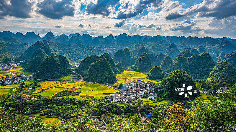 万峰林稻田图片素材
