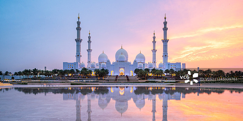 阿布扎比,清真寺,建筑全景,阿拉伯联合酋长国,日落，汉白玉图片素材