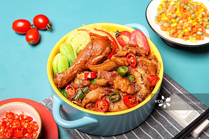 农家小炒肉盖饭图片素材