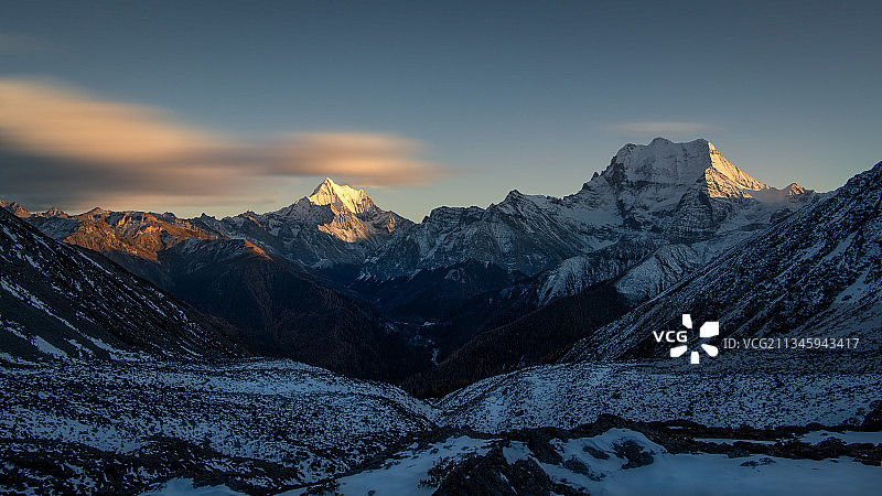 眺望冲古寺图片素材