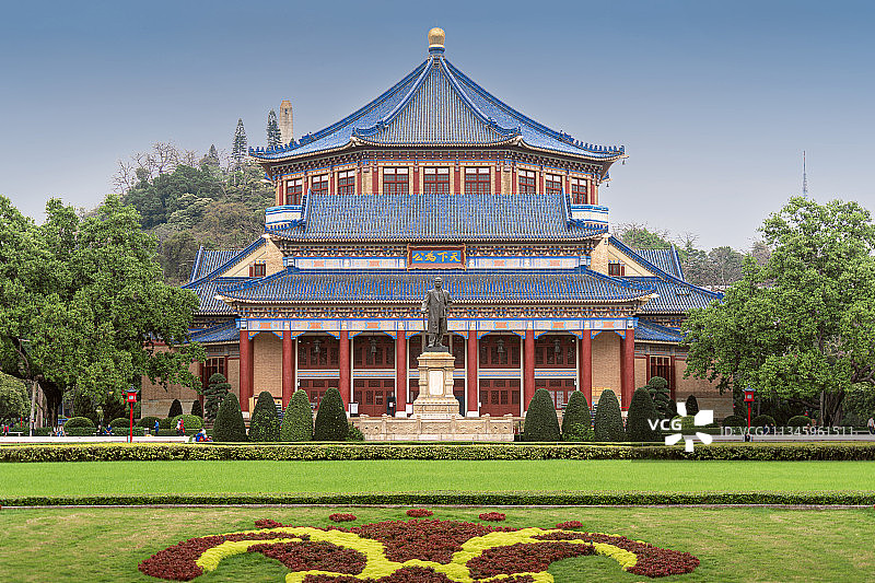 广州市中山纪念堂楼宇建筑与孙中山雕像图片素材