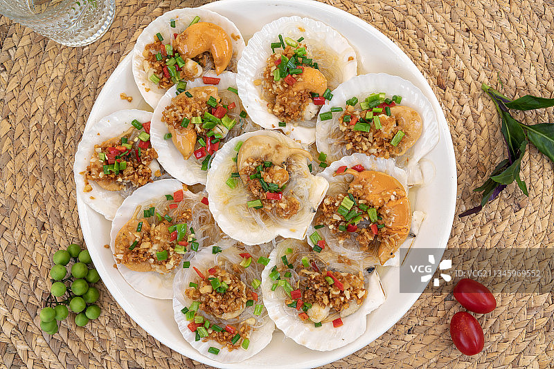 蒜蓉粉丝蒸扇贝图片素材