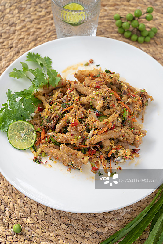 云南傣味舂鸡脚图片素材