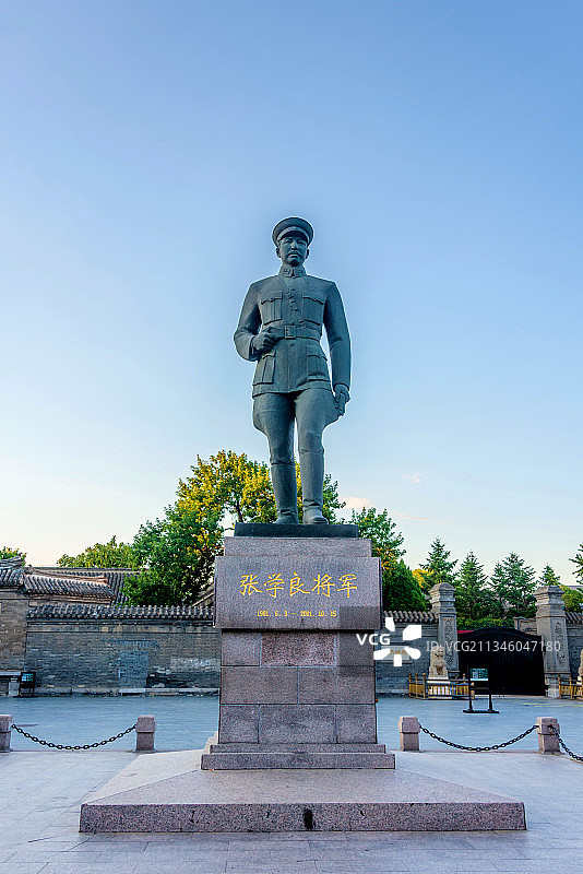 中国辽宁沈阳张氏帅府张学良雕像图片素材