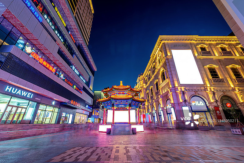 中国辽宁沈阳中街夜景图片素材