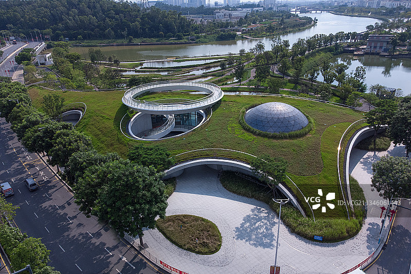 中国深圳松岗碧道之环覆土建筑航拍视角图片素材