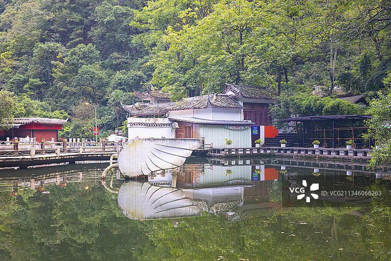 中国贵州贵阳市黔灵山公园麒麟洞图片素材