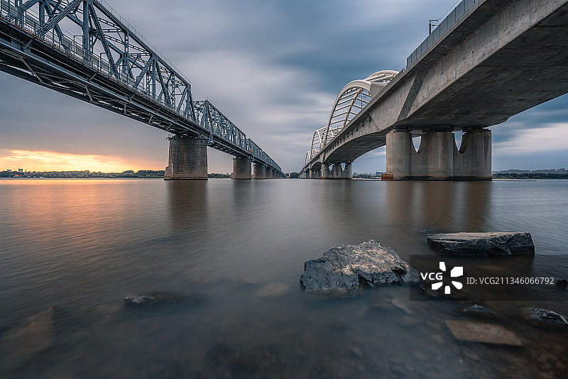 哈尔滨松花江滨洲铁路桥图片素材