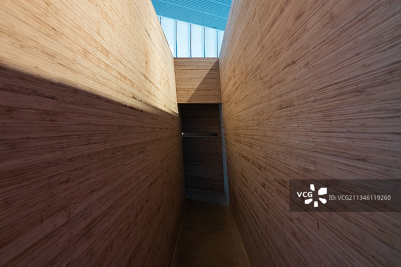 墙,木质,光影,走道图片素材