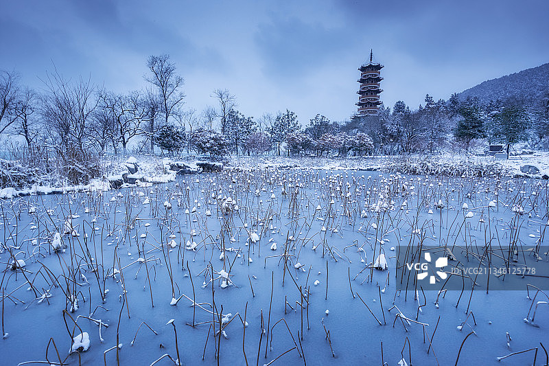 万籁俱寂+江苏省徐州市泉山区云龙湖风景区金山公园图片素材