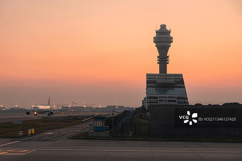 上海浦东国际机场航管塔台图片素材