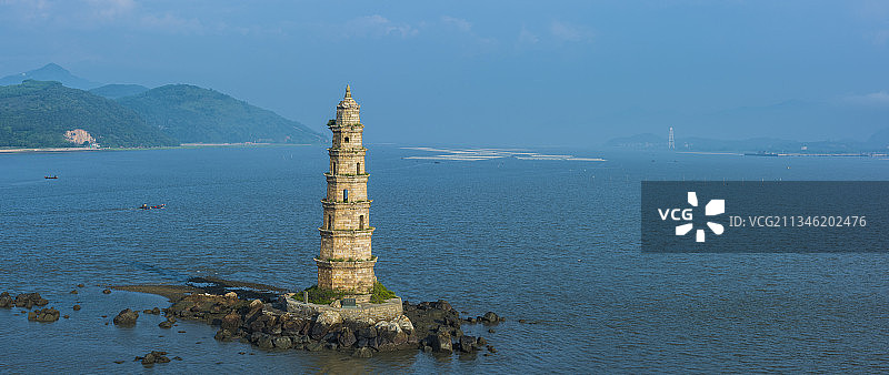 海上灯塔的高角度视图图片素材
