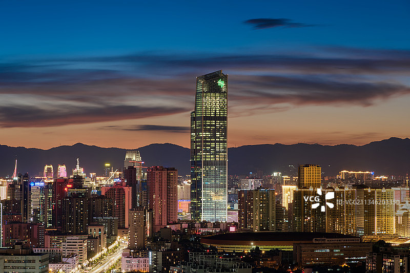 远眺昆明恒隆广场图片素材