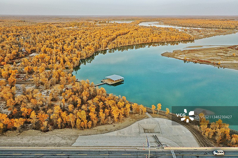 新疆沙雅县月亮湾绝世美景图片素材