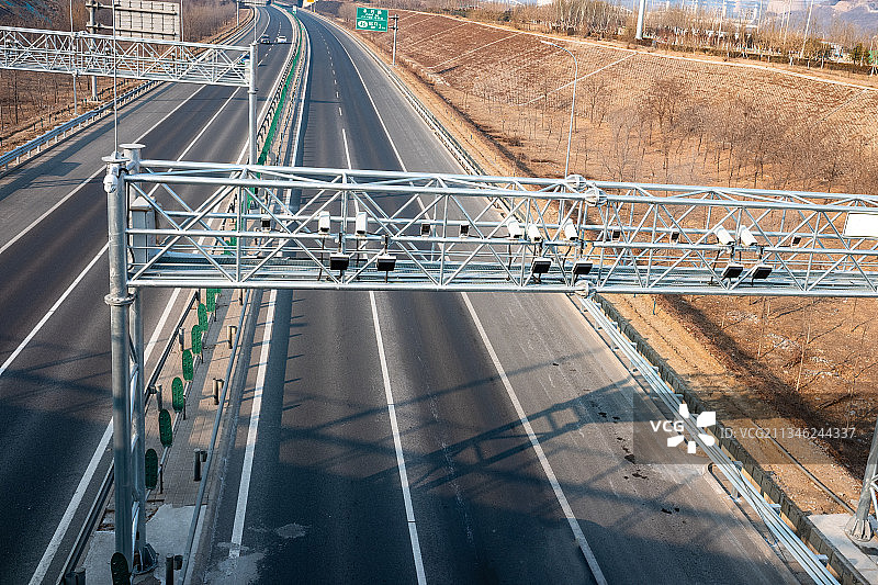 高速公路摄像头ETC收费框架图片素材