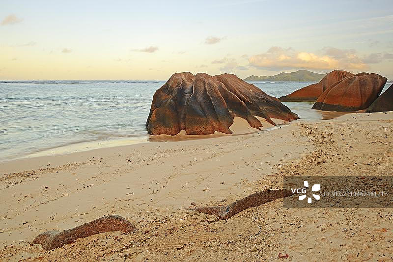 塞舌尔拉迪格岛银泉滩花岗岩岩石海滩图片素材