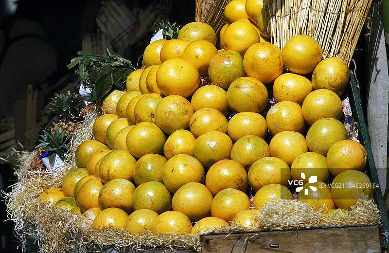 水果市场上的葡萄柚，柚子图片素材