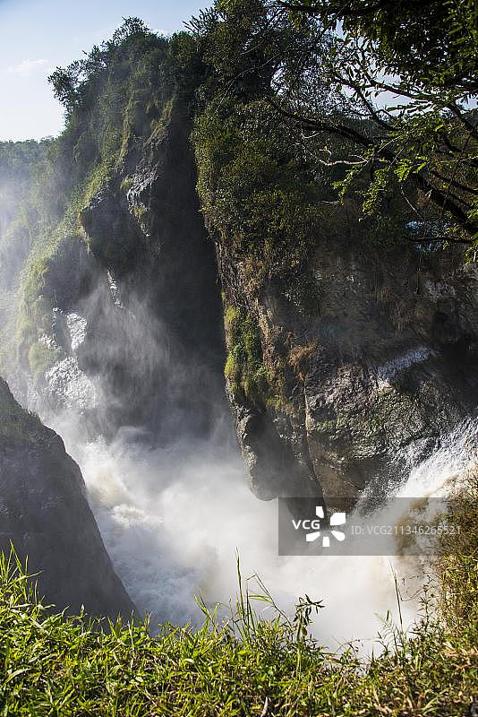 乌干达默奇森瀑布国家公园的尼罗河上的默奇森瀑布，又名卡巴雷加瀑布图片素材
