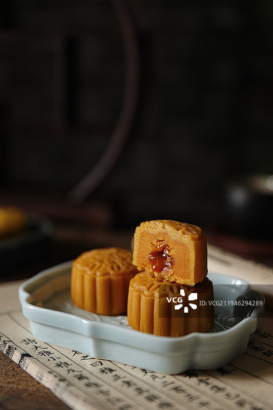 奶黄流心月饼图片素材