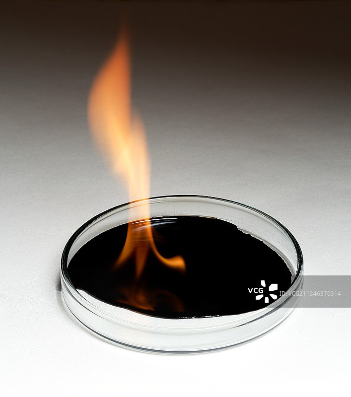 原油燃烧图片素材