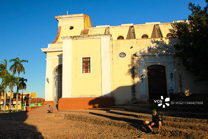 阳光下的特立尼达图片素材