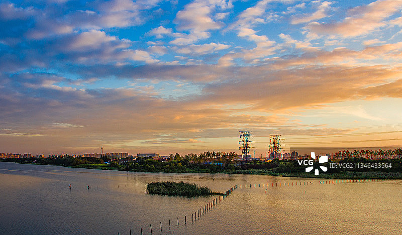 霞映凤鸣湖图片素材