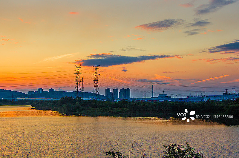 霞映凤鸣湖图片素材