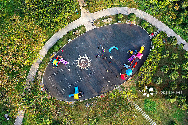 公园里的游乐场+安徽省蚌埠市固镇县城西公园图片素材