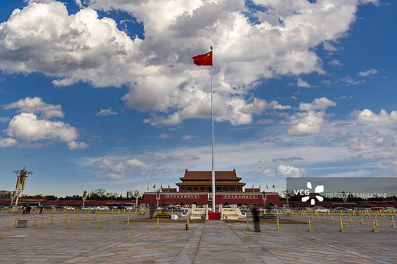 蓝天白云下的北京天安门城楼图片素材