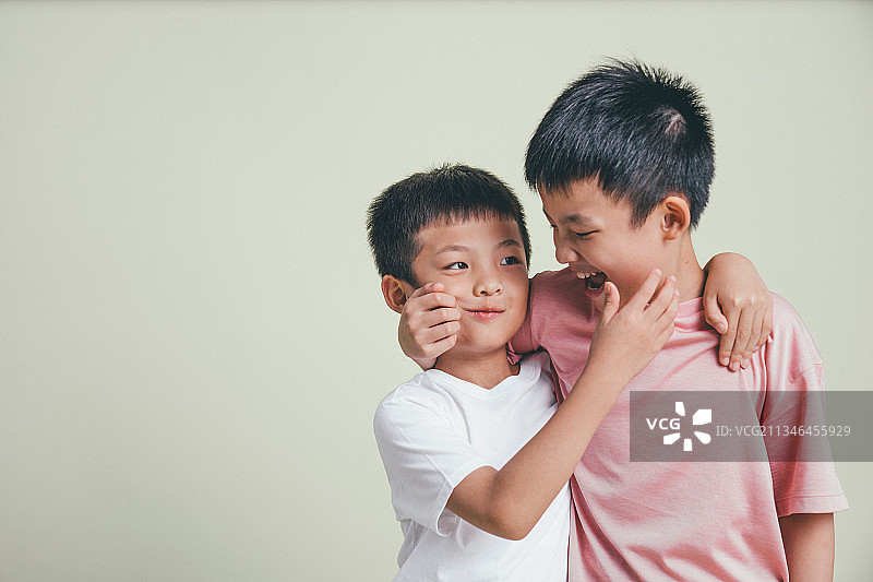 亲兄弟图片素材