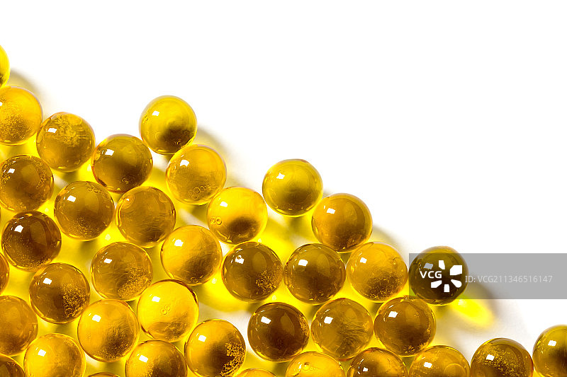 白色背景药球特写图片素材