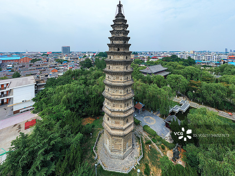 城中高塔+安徽省亳州市蒙城县万佛塔公园图片素材