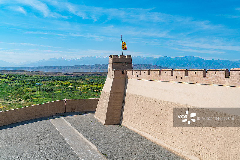 中国甘肃省雄伟的嘉峪关长城的城楼图片素材