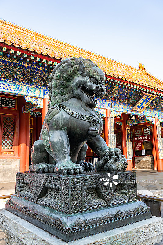 颐和园排云殿门口铜狮子图片素材