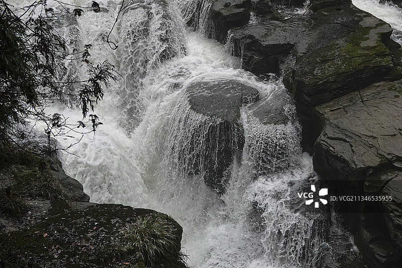 湖北恩施，腾龙洞，瀑布群图片素材