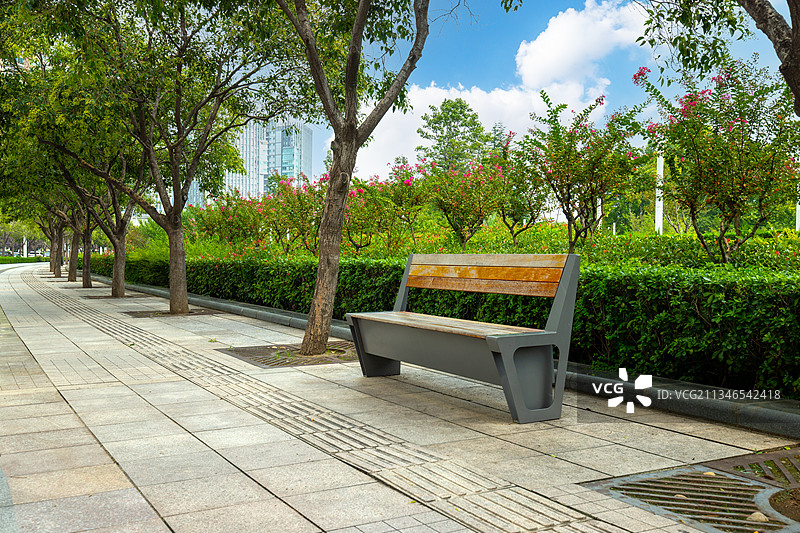 路边公园里的椅子长椅图片素材