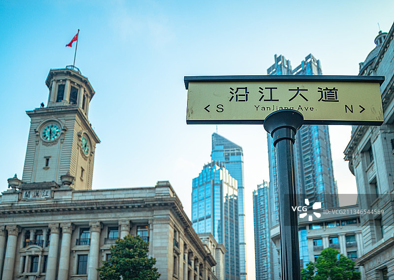 武汉江汉路江汉关夜景城市地标图片素材