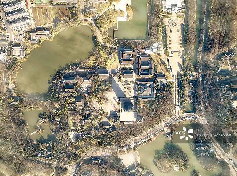 航拍 扬州大明寺 云层之下 旅游景点 历史 古典建筑图片素材