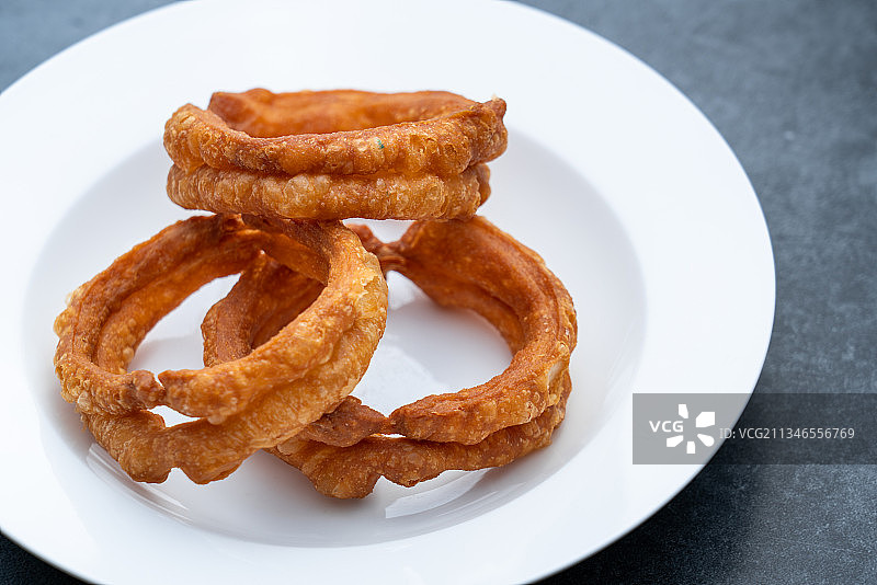 中国的老北京传统美食焦圈图片素材