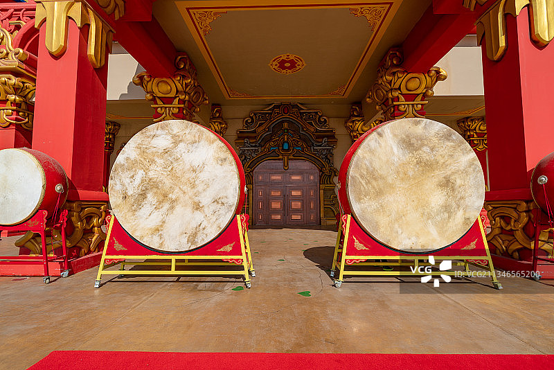 传统红色中国大鼓图片素材