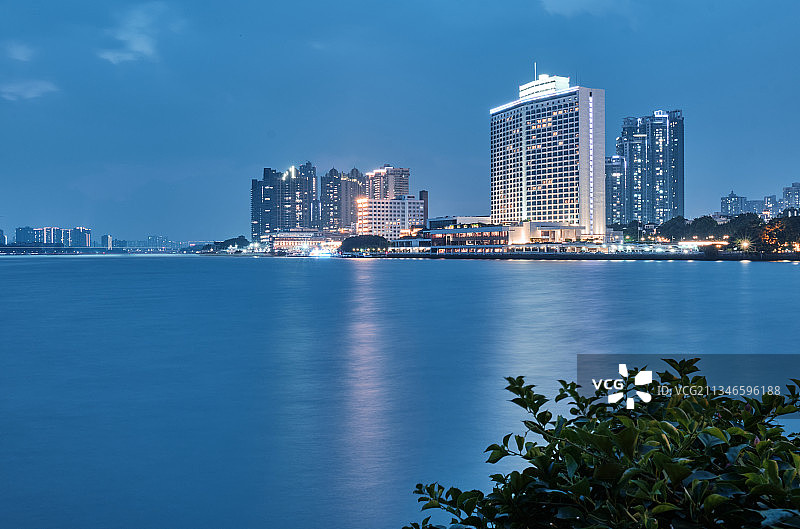中国广州珠江白鹅潭夜景风光图片素材