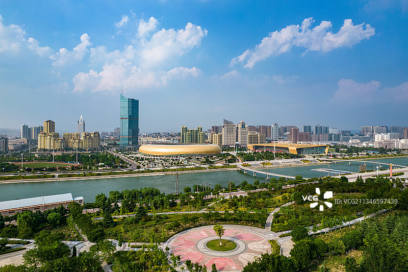 中国河南三门峡夏季城市天际线都市风光航拍图片素材