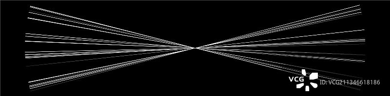 黑色背景下的彩色光线图片素材
