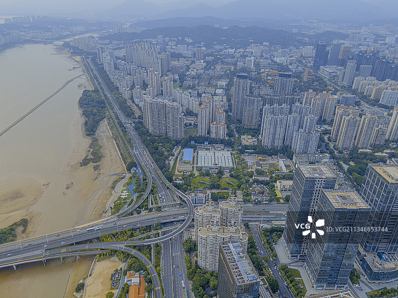 航拍福州市台江区写字楼商业大厦图片素材