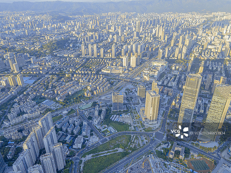 航拍福州市台江区写字楼商业大厦图片素材