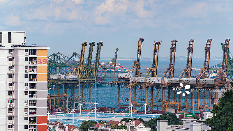 繁忙的新加坡港口图片素材