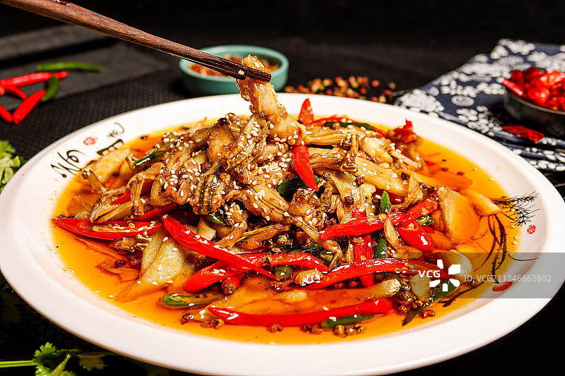 香辣牛蛙图片素材