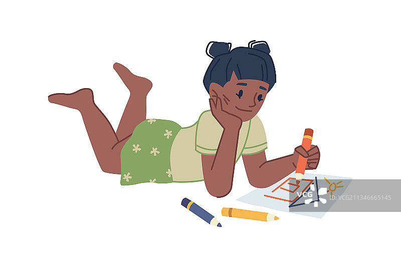 儿童用蜡笔在纸上绘画图片素材